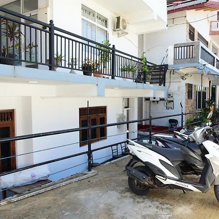 Hotel Happy Tuna Хиккадува Экстерьер фото
