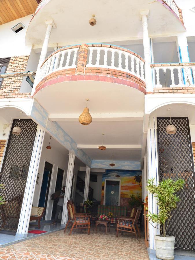 Hotel Happy Tuna Хиккадува Экстерьер фото