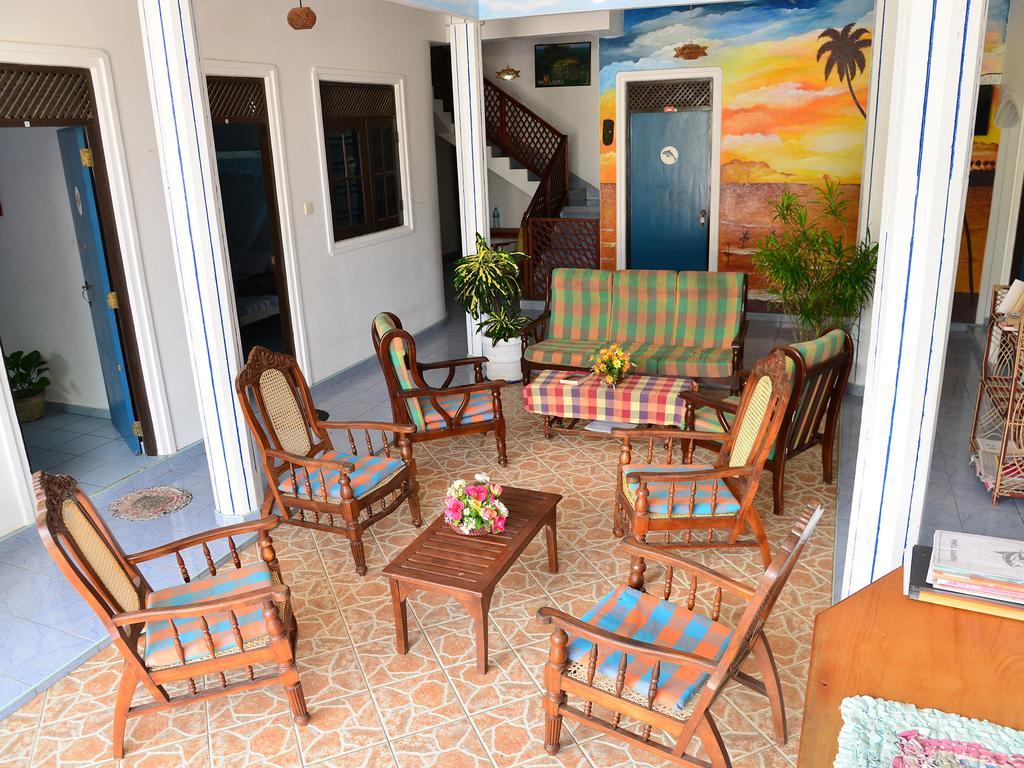 Hotel Happy Tuna Хиккадува Экстерьер фото