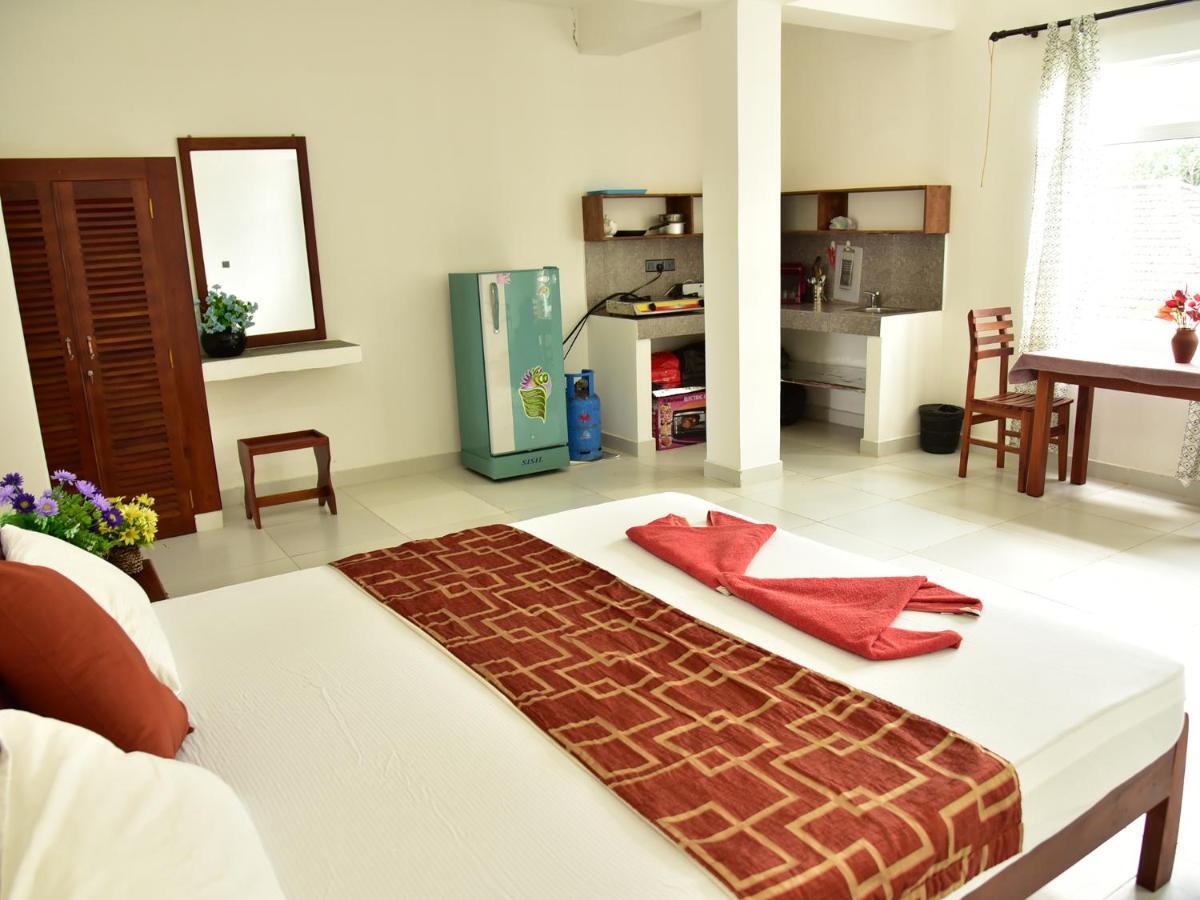 Hotel Happy Tuna Хиккадува Экстерьер фото
